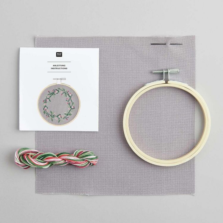 Stickpackung Gezählter Kreuzstich, Blumenkranz, Ø 10cm kaufen