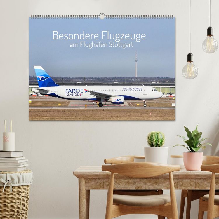 Produktbild: Besondere Flugzeuge am Flughafen Stuttgart (Wandkalender 2026 DIN A2 quer), CALVENDO Monatskalender