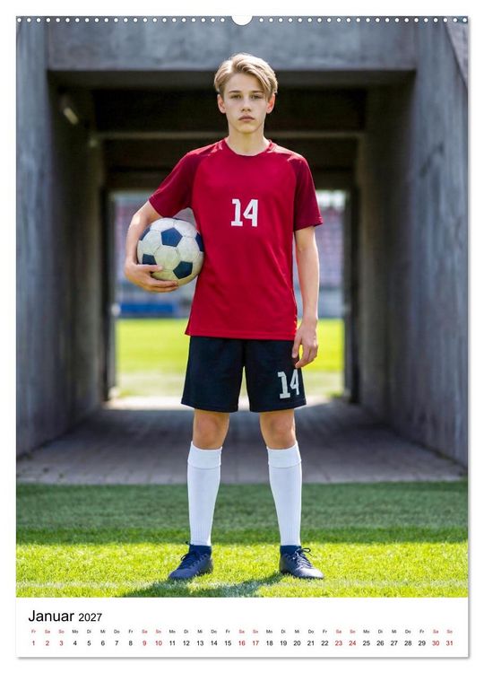 Produktbild: Am Ball Junior - Junge Kicker - Gro&szlig;e Momente (hochwertiger Premium Wandkalender 2027 DIN A2 hoch), Kunstdruck in Hochglanz