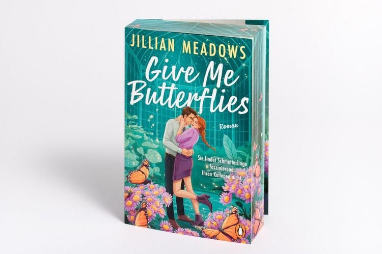Produktbild: Give Me Butterflies. Sie erforscht Schmetterlinge, er die Sterne. F&uuml;r ihre Anziehung gibt es keine wissenschaftliche Erkl&auml;rung