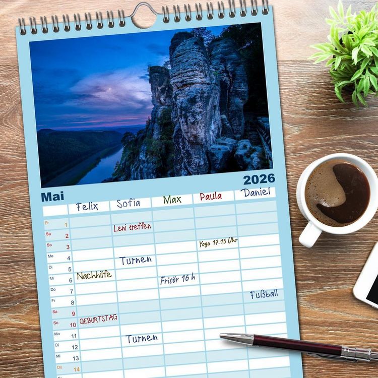 Produktbild: Familienplaner 2026 - Welt unter Sternen mit 5 Spalten (Wandkalender, 21 x 45 cm) CALVENDO