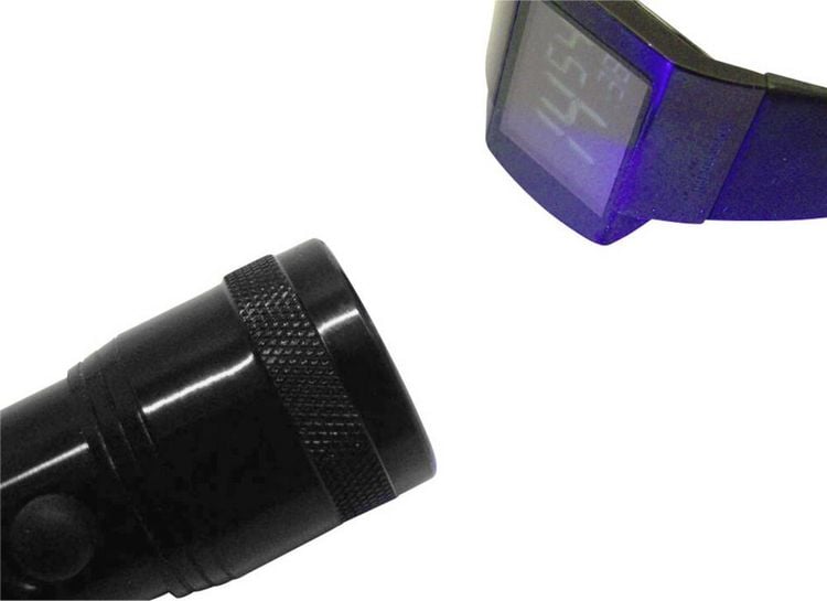 Produktbild: Berger & Schr&ouml;ter UV 395-400 nm UV-LED Taschenlampe mit Handschlaufe batteriebetrieben 95g