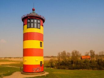 Produktbild: CALVENDO Puzzle Pilsumer Leuchtturm | 1000 Teile Lege-Gr&ouml;&szlig;e 64x48cm Foto-Puzzle f&uuml;r gl&uuml;ckliche Stunden