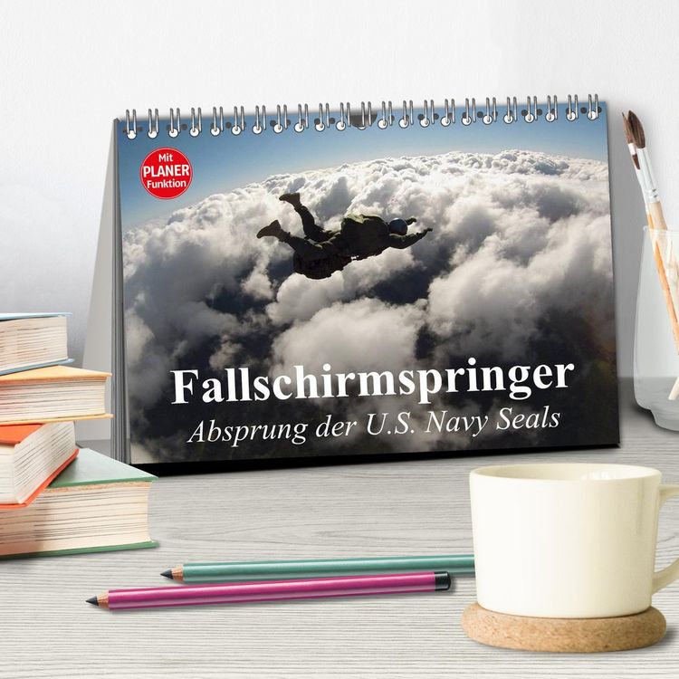 Produktbild: Fallschirmspringer. Absprung der U.S. Navy Seals (Tischkalender 2026 DIN A5 quer), CALVENDO Monatskalender