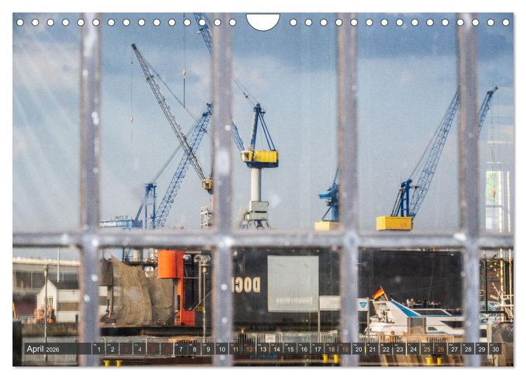 Produktbild: Die Hafenstadt Hamburg im Spiegel (Wandkalender 2026 DIN A4 quer), CALVENDO Monatskalender