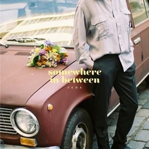 Produktbild: Somewhere In Between