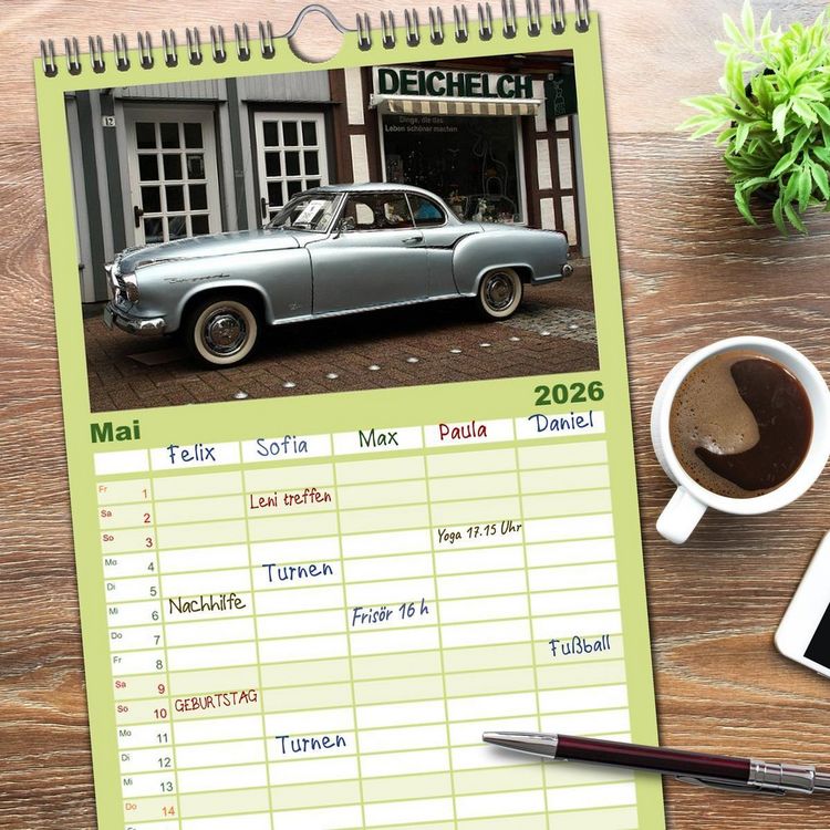 Produktbild: Familienplaner 2026 - Oldtimer vergangenger Jahrzehnte mit 5 Spalten (Wandkalender, 21 x 45 cm) CALVENDO
