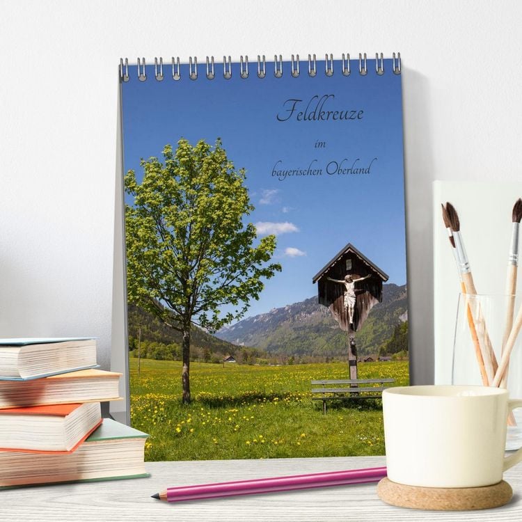 Produktbild: Feldkreuze im bayerischen Oberland (Tischkalender 2026 DIN A5 hoch), CALVENDO Monatskalender