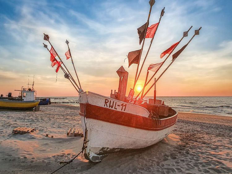 Produktbild: CALVENDO Puzzle Fischerboot im Sonnenuntergang | 1000 Teile Lege-Gr&ouml;&szlig;e 64x48cm Foto-Puzzle f&uuml;r gl&uuml;ckliche Stunden