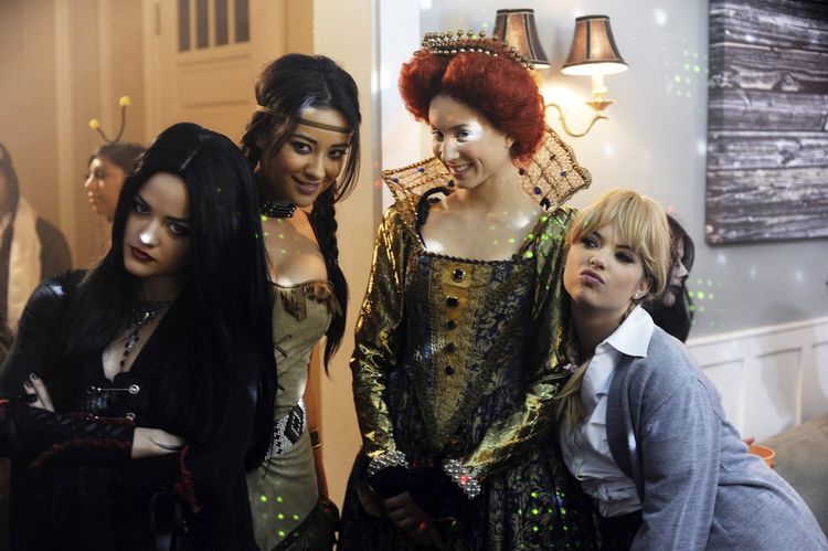 Produktbild: Pretty Little Liars - Die komplette 2. Staffel [6 DVDs]