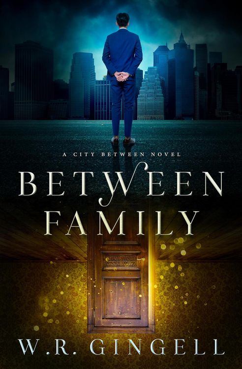 Produktbild: Between Family (The City Between, #9)