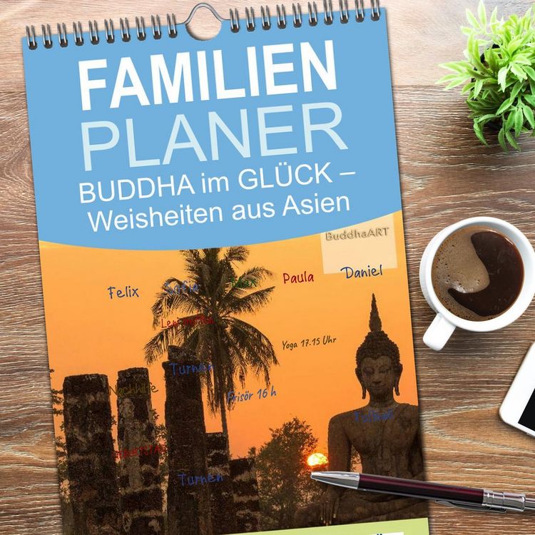 Produktbild: Familienplaner 2026 - BUDDHA im GL&Uuml;CK &ndash; Weisheiten aus Asien mit 5 Spalten (Wandkalender, 21 x 45 cm) CALVENDO