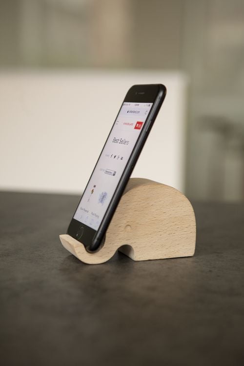 Produktbild: Elephant Beechwood Phone Stand