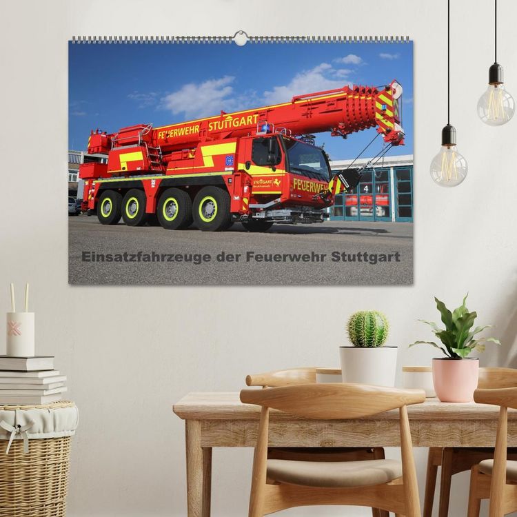 Produktbild: Einsatzfahrzeuge der Feuerwehr Stuttgart (Wandkalender 2027 DIN A2 quer), CALVENDO Monatskalender