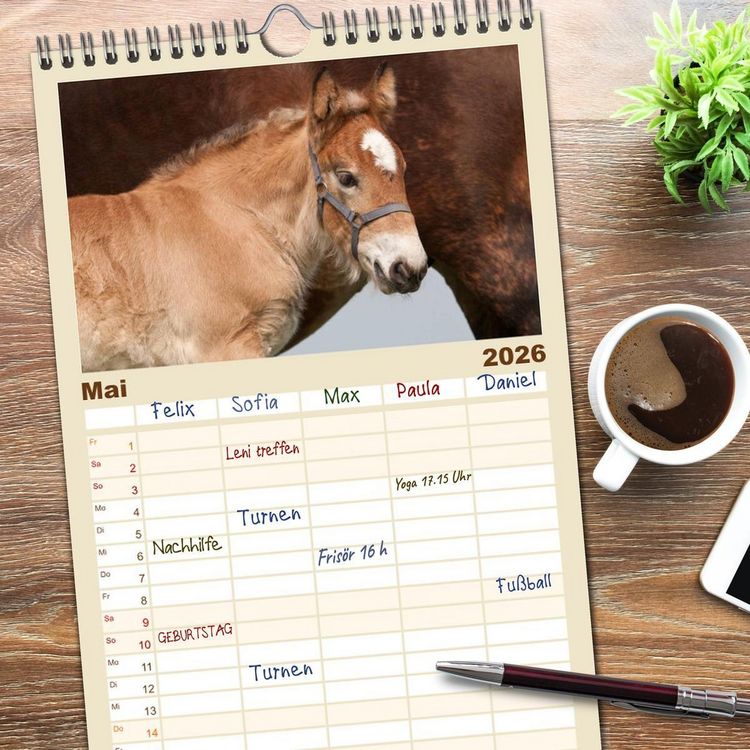 Produktbild: Familienplaner 2026 - Kaltblut - schwere Pferde mit Herz mit 5 Spalten (Wandkalender, 21 x 45 cm) CALVENDO