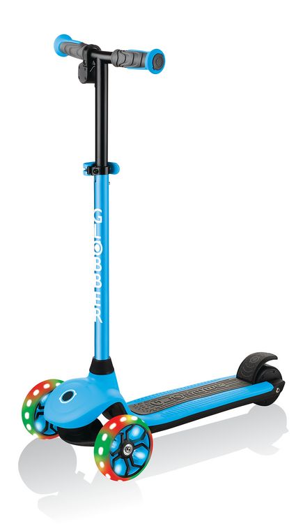 Produktbild: GLOBBER ONE K E-MOTION 4 PLUS hellblau, mit Leuchtrollen