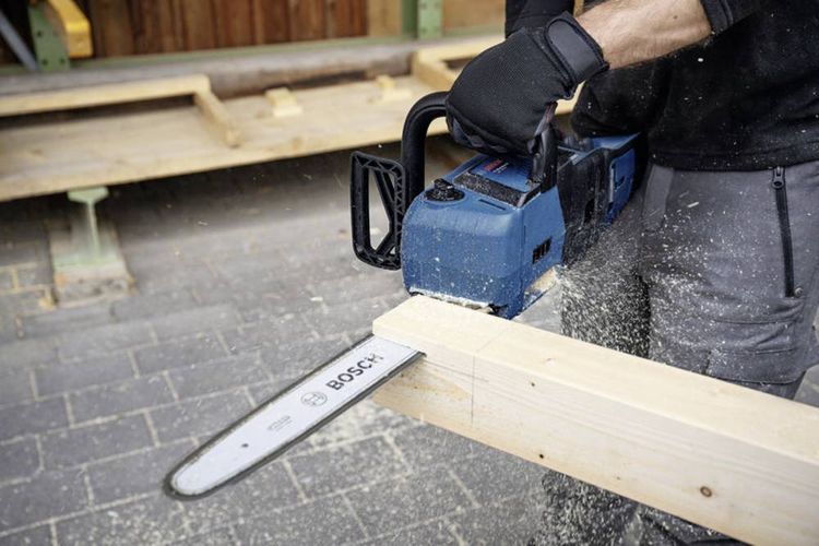 Produktbild: Bosch Professional GKE 18V-40 Akku Akku-Kettens&auml;ge Schwertl&auml;nge 360mm