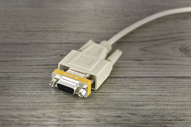Produktbild: Renkforce Seriell Adapter [1x D-SUB-Buchse 9pol. - 1x D-SUB-Stecker 8pol.] Orange