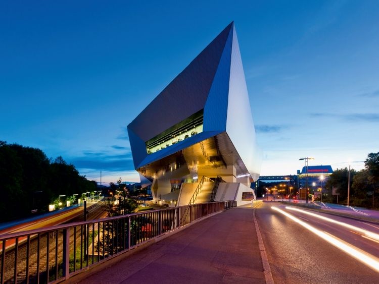 Produktbild: CALVENDO Puzzle Porsche Museum in Zuffenhausen | 1000 Teile Lege-Gr&ouml;&szlig;e 64x48cm Foto-Puzzle f&uuml;r gl&uuml;ckliche Stunden