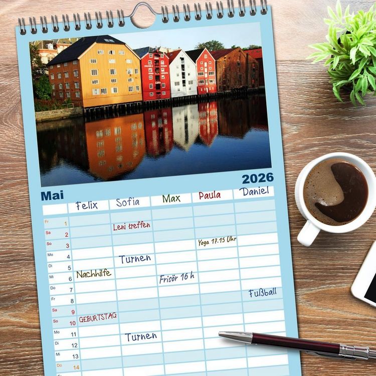 Produktbild: Familienplaner 2026 - Norwegen - Hurtigruten mit 5 Spalten (Wandkalender, 21 x 45 cm) CALVENDO
