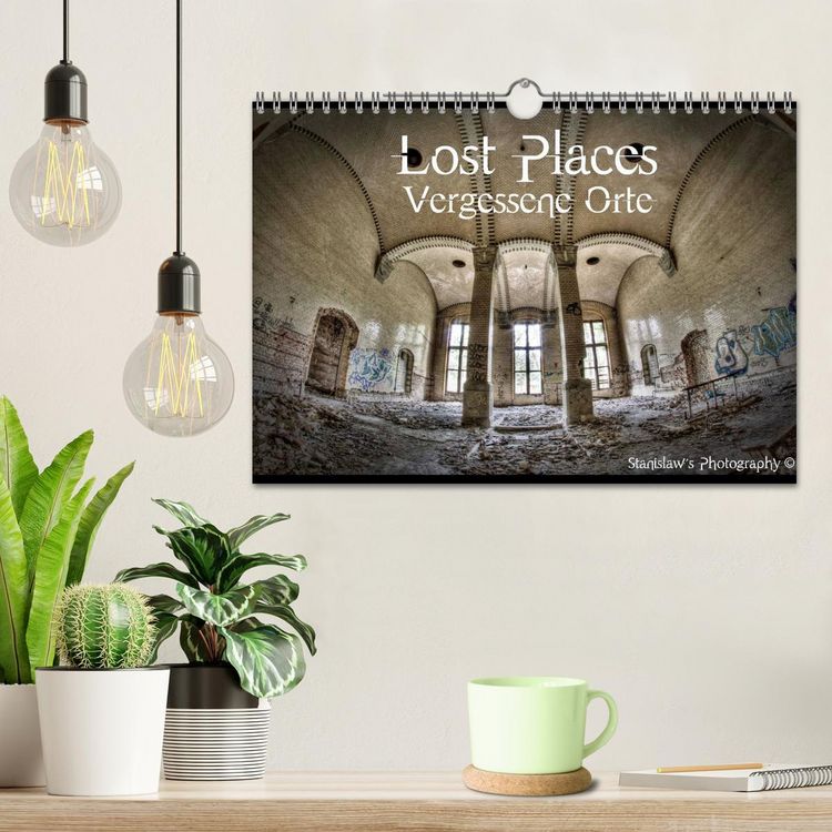Produktbild: Lost Places, Vergessene Orte / AT-Version (Wandkalender 2026 DIN A4 quer), CALVENDO Monatskalender