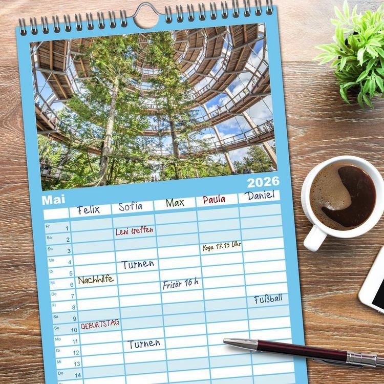 Produktbild: Familienplaner 2026 - Dahoam in Bayern mit 5 Spalten (Wandkalender, 21 x 45 cm) CALVENDO