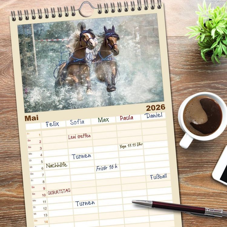 Produktbild: Familienplaner 2026 - Pferde zum Tr&auml;umen mit 5 Spalten (Wandkalender, 21 x 45 cm) CALVENDO