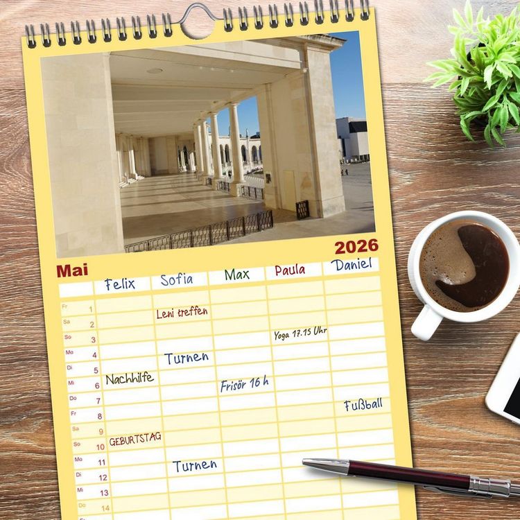 Produktbild: Familienplaner 2026 - Fatima: Ein Besuch in Portugals heiligem Herz mit 5 Spalten (Wandkalender, 21 x 45 cm) CALVENDO