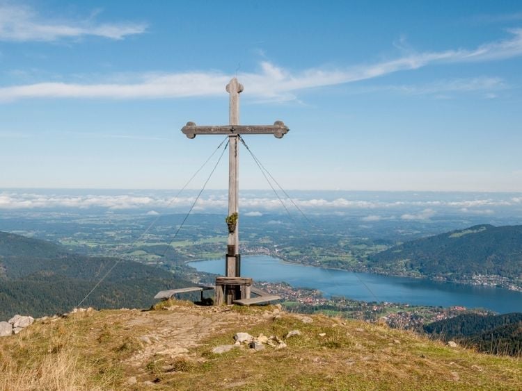 Produktbild: CALVENDO Puzzle Gipfelkreuz auf dem Hirschberg 1670m, Bayerische Voralpen | 1000 Teile Lege-Gr&ouml;&szlig;e 64x48cm Foto-Puzzle f&uuml;r gl&uuml;ckliche Stunden