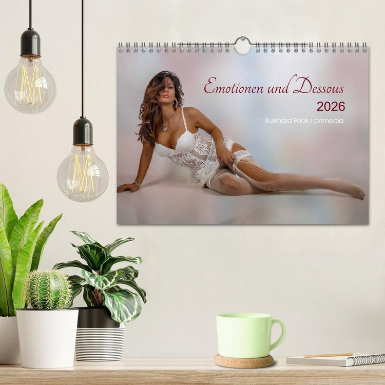 Produktbild: Emotionen und Dessous (Wandkalender 2026 DIN A4 quer), CALVENDO Monatskalender