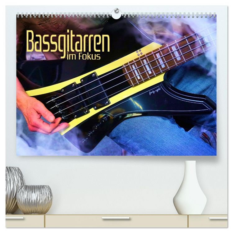 Produktbild: Bassgitarren im Fokus (hochwertiger Premium Wandkalender 2026 DIN A2 quer), Kunstdruck in Hochglanz