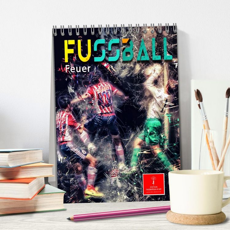 Produktbild: Fu&szlig;ball - Feuer (Tischkalender 2026 DIN A5 hoch), CALVENDO Monatskalender