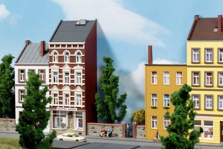Produktbild: Auhagen 11467 H0 Halbreliefh&auml;user Schmidtstra&szlig;e 18/20/22/24/26