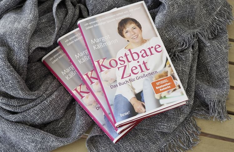 Produktbild: Kostbare Zeit &ndash; Das Buch f&uuml;r Gro&szlig;eltern