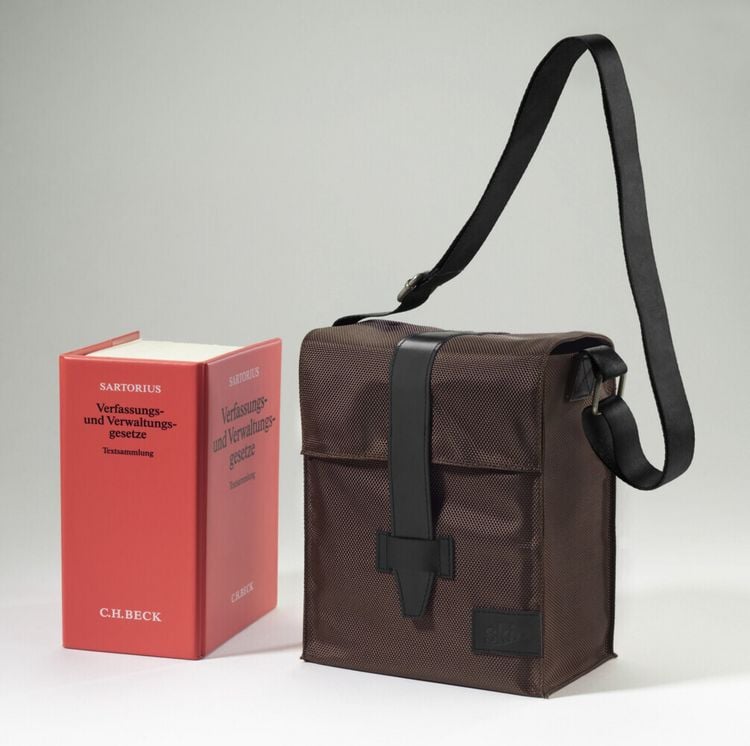 Produktbild: Buchh&uuml;llen-Tasche mit &Uuml;berschlag