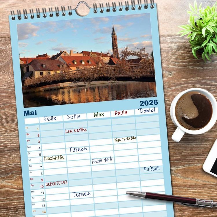 Produktbild: Familienplaner 2026 - Landshut bei Tag und Nacht mit 5 Spalten (Wandkalender, 21 x 45 cm) CALVENDO