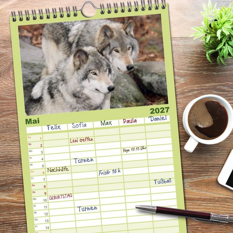 Produktbild: Familienplaner 2027 - W&ouml;lfe. Verwegene Anmut mit 5 Spalten (Wandkalender, 21 x 45 cm) CALVENDO