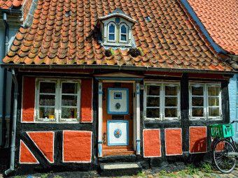 Produktbild: CALVENDO Puzzle Altes Haus in Faaborg (D&auml;nemark) | 1000 Teile Lege-Gr&ouml;&szlig;e 64x48cm Foto-Puzzle f&uuml;r gl&uuml;ckliche Stunden