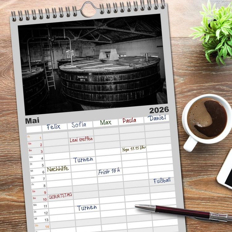 Produktbild: Familienplaner 2026 - Schottischer Whisky mit 5 Spalten (Wandkalender, 21 x 45 cm) CALVENDO
