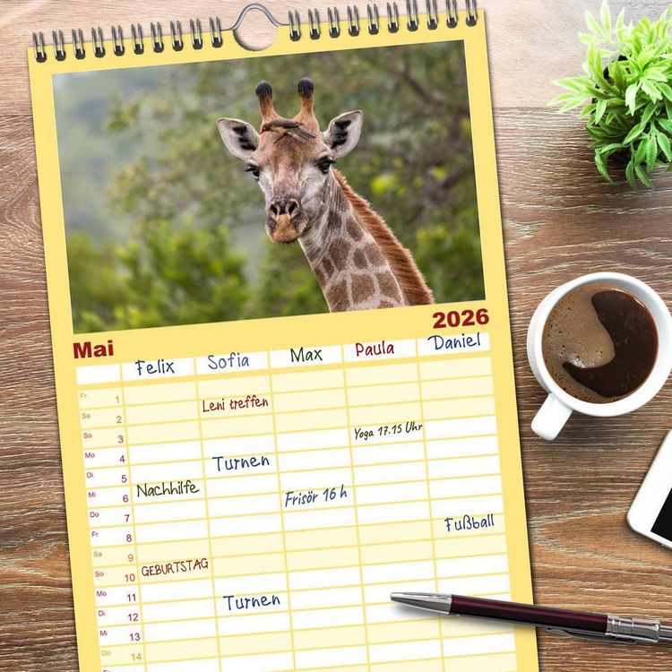 Produktbild: Familienplaner 2026 - Afrikas Tierwelt: Giraffen mit 5 Spalten (Wandkalender, 21 x 45 cm) CALVENDO
