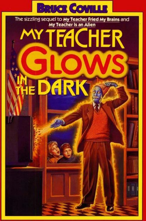 Produktbild: My Teacher Glows in the Dark (My Teacher Is An Alien, #3)