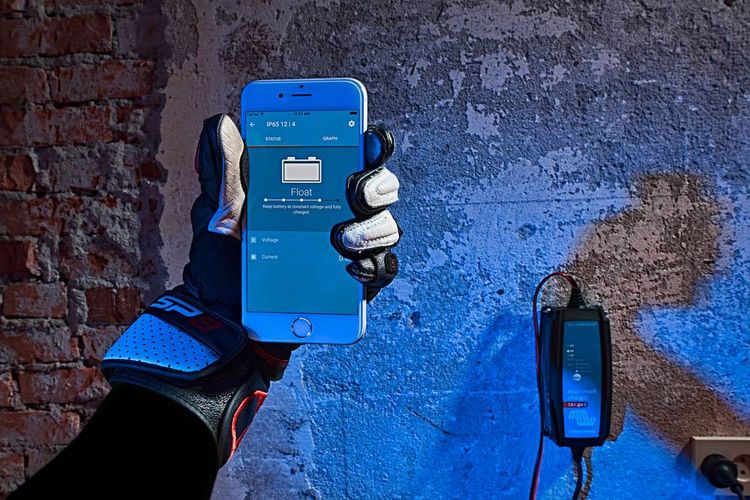 Produktbild: Victron Energy Bleiakku-Ladeger&auml;t Blue Smart IP65 12/5 12V Ladestrom (max.) 5A