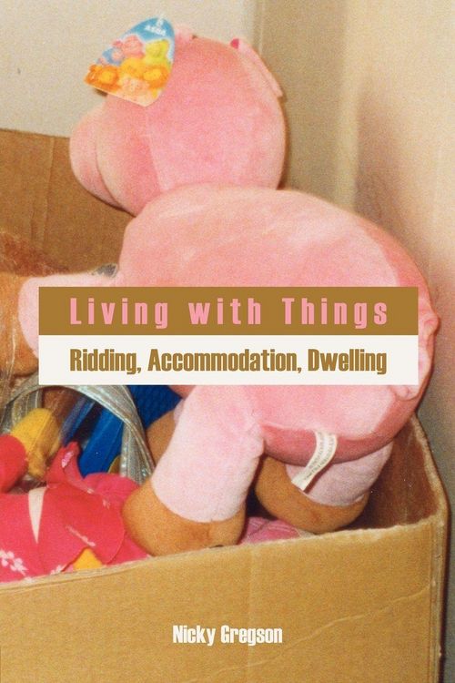Produktbild: Living with Things