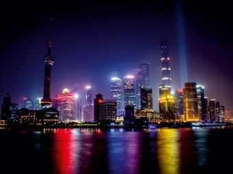 Produktbild: CALVENDO Puzzle Fantastische Skyline mit Shanghai Pearl Tower bei Nacht | 1000 Teile Lege-Gr&ouml;&szlig;e 64x48cm Foto-Puzzle f&uuml;r gl&uuml;ckliche Stunden