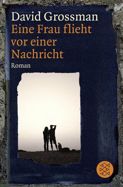 Produktbild: Eine Frau flieht vor einer Nachricht