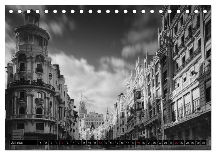 Produktbild: Madrid - Schwarz-Wei&szlig; Impressionen (Tischkalender 2026 DIN A5 quer), CALVENDO Monatskalender