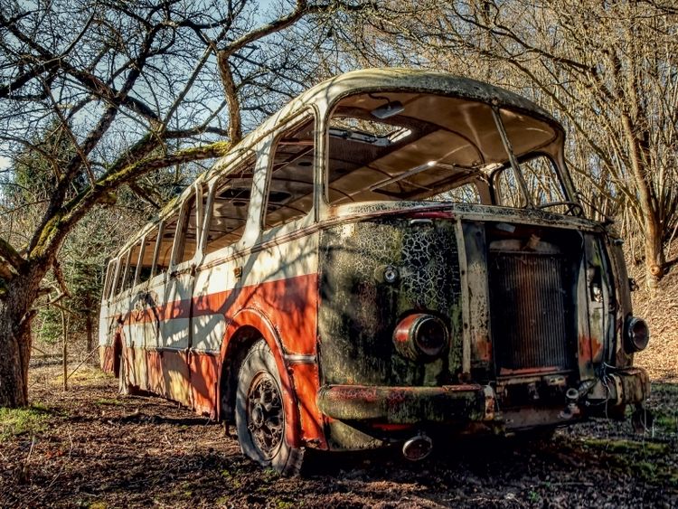 Produktbild: CALVENDO Puzzle Rostlaube - alter Bus | 1000 Teile Lege-Gr&ouml;&szlig;e 64x48cm Foto-Puzzle f&uuml;r gl&uuml;ckliche Stunden