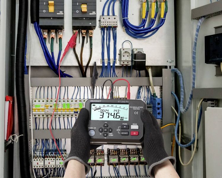 Produktbild: VOLTCRAFT ET-240 PV Isolationsmessger&auml;t 125 V, 250 V, 500 V, 1000V 4000 MΩ