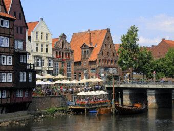 Produktbild: CALVENDO Puzzle Ein Motiv aus dem Kalender L&uuml;neburg und die L&uuml;neburger Heide | 1000 Teile Lege-Gr&ouml;&szlig;e 64x48cm Foto-Puzzle f&uuml;r gl&uuml;ckliche Stunden