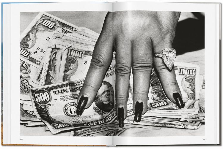 Produktbild: Helmut Newton